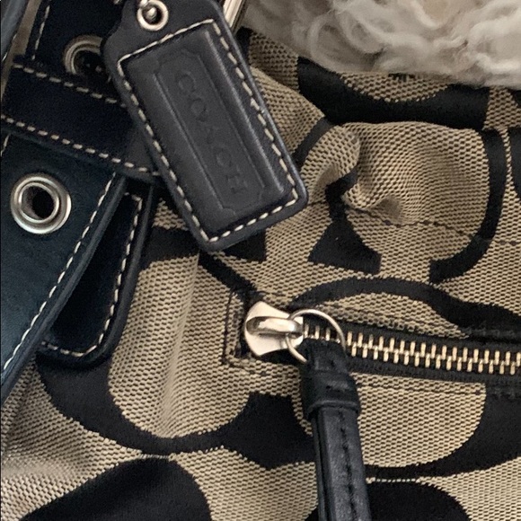 Authentic “COACH” Signature Hobo Shoulder Bag - Picture 13 of 16